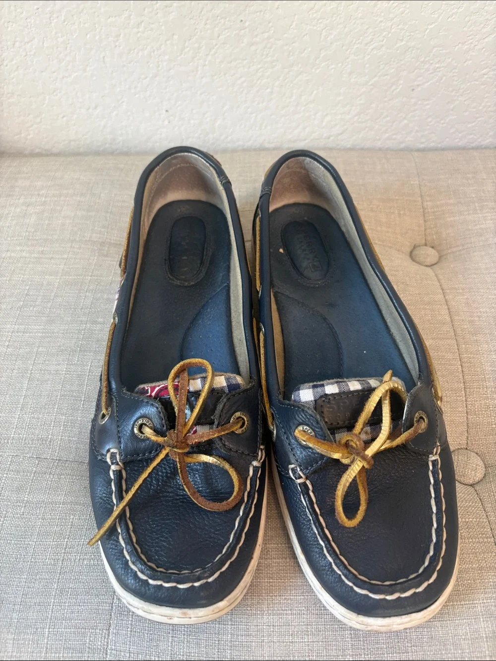 Sperry Navy Leather Boat Shoes with Red Plaid & Bandana quilt Accents 8.5